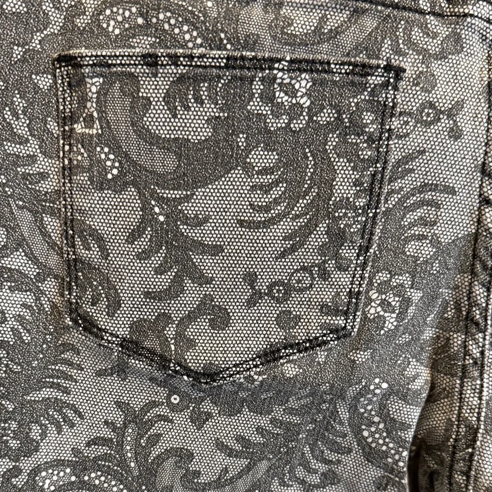The Limited Gray Patterned Ankle Jeans